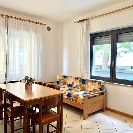 Appartement Great For Groups In Lignano *