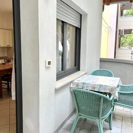 Appartement Great For Groups In Lignano *